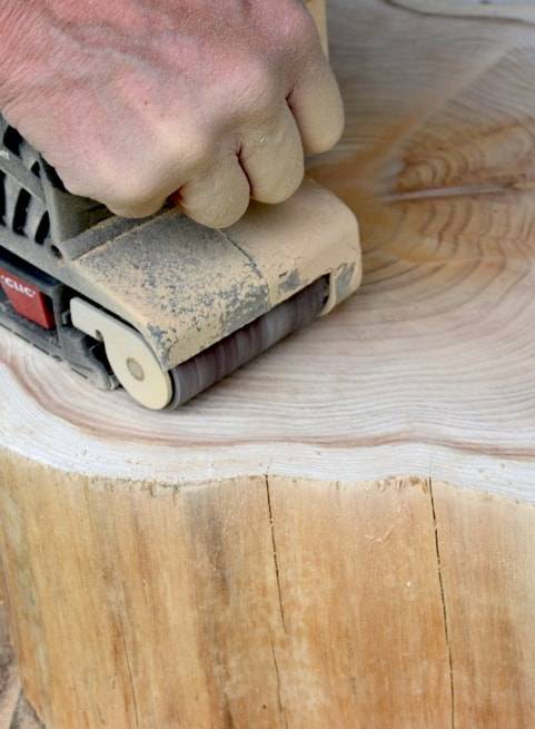 Comment j'ai fabriqué ma propre table à plateau pour économiser de l'argent