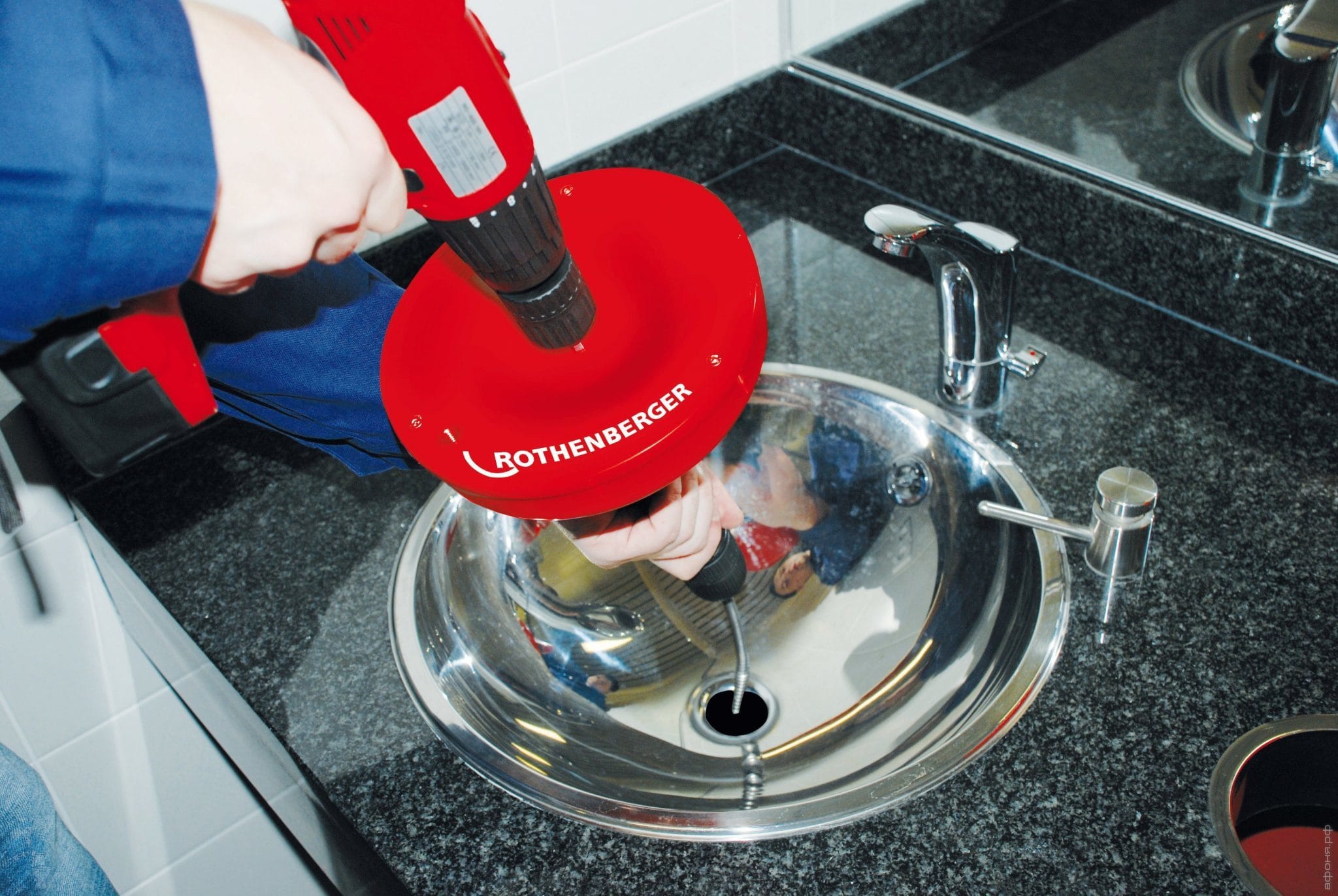 Comment dégager un blocage dans les toilettes : tour d'horizon des meilleures méthodes