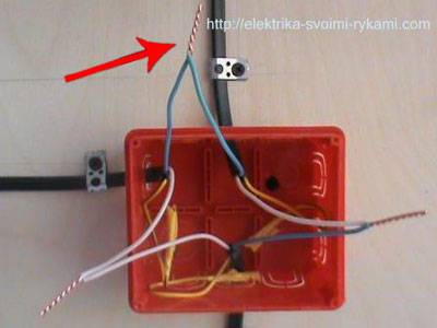 Comment connecter un interrupteur d'éclairage à trois gangs