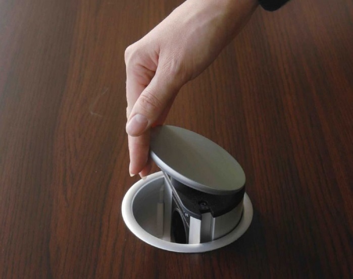 Prise rétractable dans le comptoir: variétés et caractéristiques, installation à faire soi-même