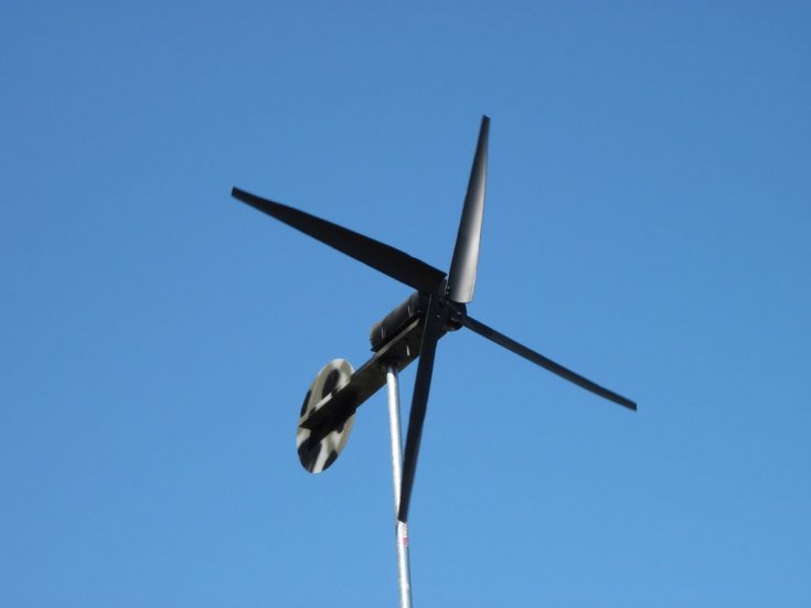 Comment fabriquer une éolienne de vos propres mains: un aperçu de la technologie d'assemblage de 2 modèles différents