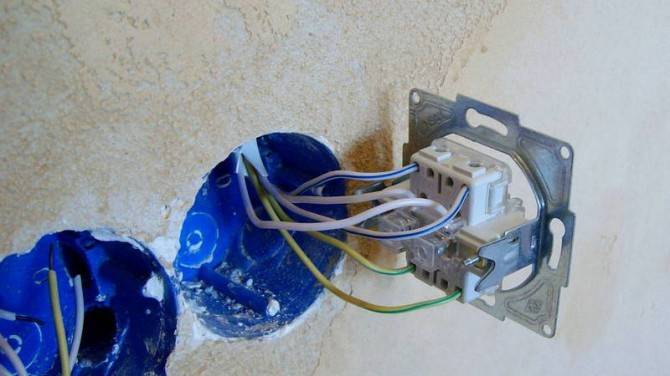 Comment choisir et connecter correctement un interrupteur à trois gangs