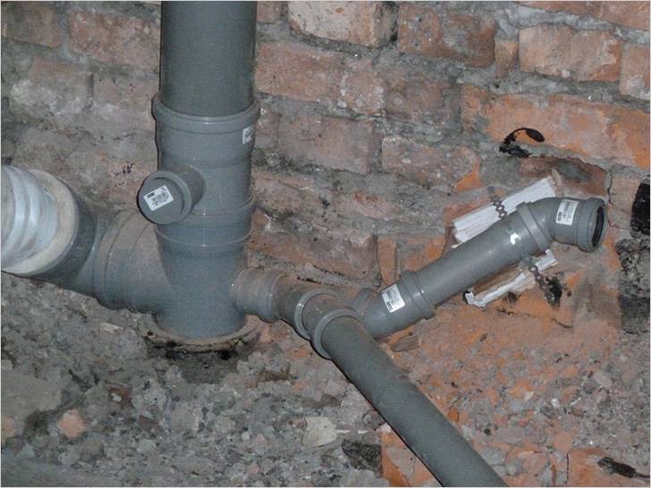 Système d'assainissement à faire soi-même dans une maison privée étape par étape