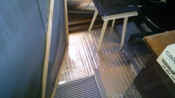 Comment faire un sol chauffé à l'eau sous linoléum: règles de conception et aperçu de la technologie d'installation