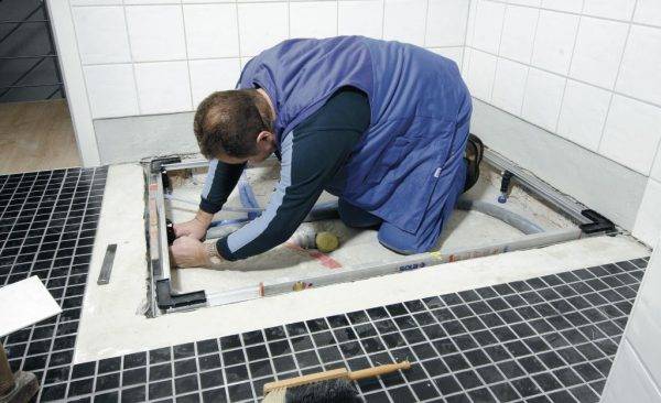 Siphon pour cabine de douche avec bac bas: types, règles de sélection, montage et installation