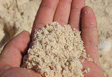 Comment fabriquer un filtre à eau de vos propres mains: un aperçu des produits maison populaires