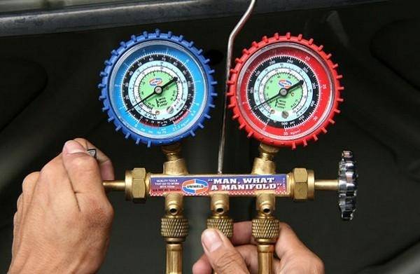 Que faire si le système divisé coule dans la pièce: pannes courantes et comment les réparer