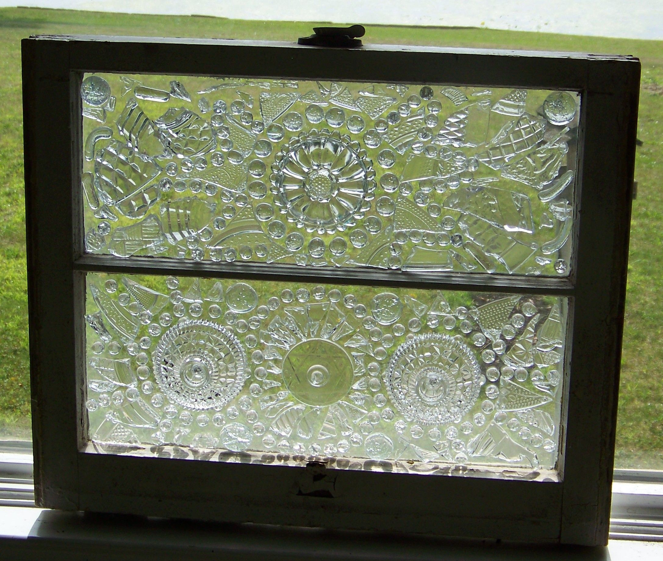 Comment laver le cristal du jaunissement pour qu'il brille, quels produits chimiques ménagers sont efficaces