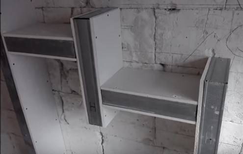 Nous fabriquons une étagère pour les livres de nos propres mains: 6 solutions originales