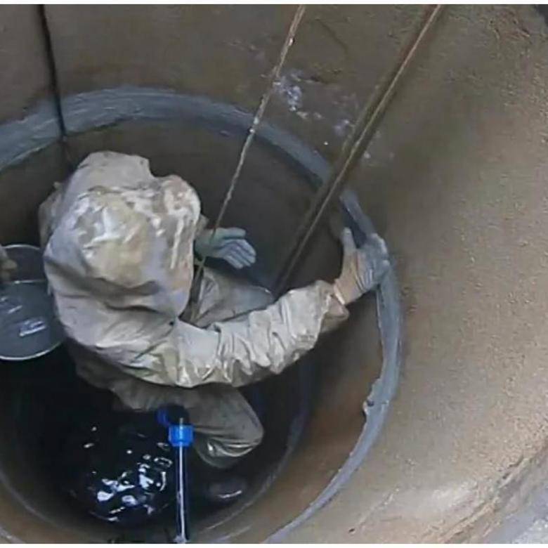 Désinfection de l'eau d'un puits et d'un puits avec alimentation en eau autonome. Ivanov, PhD