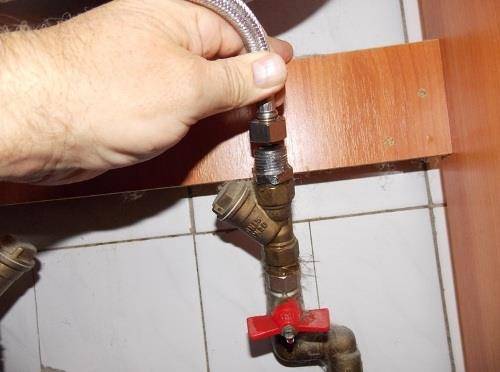 Comment installer un robinet sur un évier: une analyse détaillée de la technologie d'installation