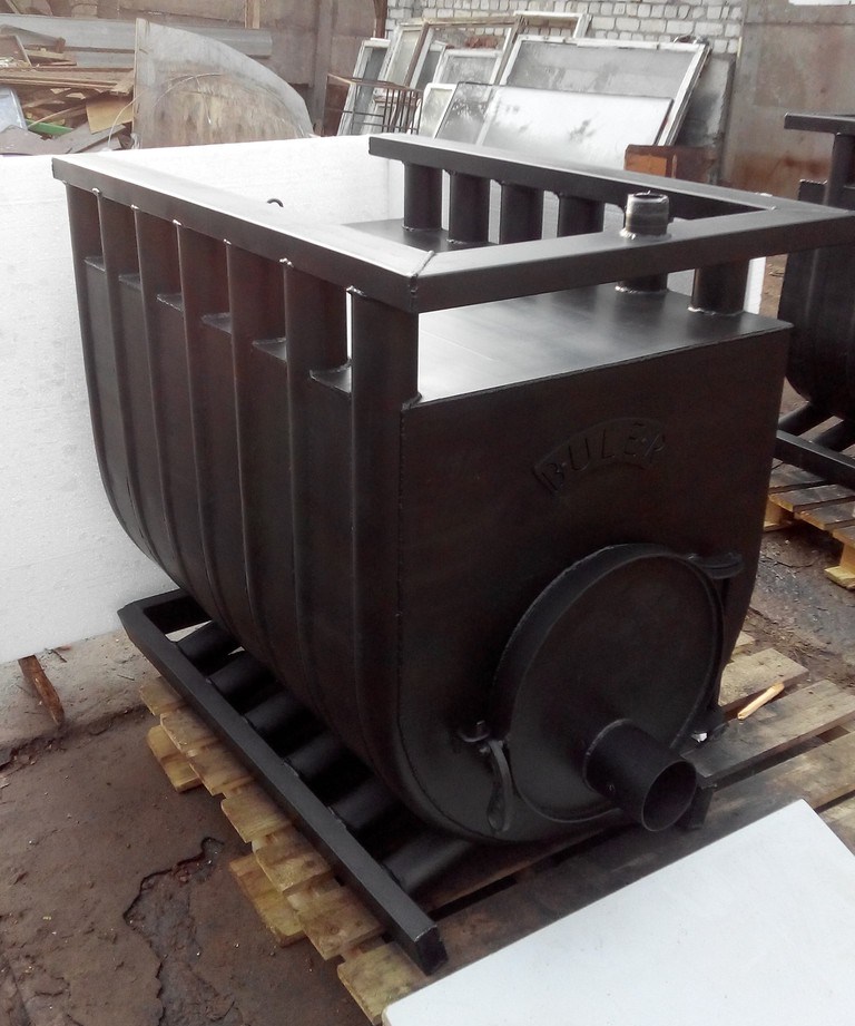 Four à briques à faire soi-même avec circuit d'eau: commande, schéma de maçonnerie, principe de fonctionnement