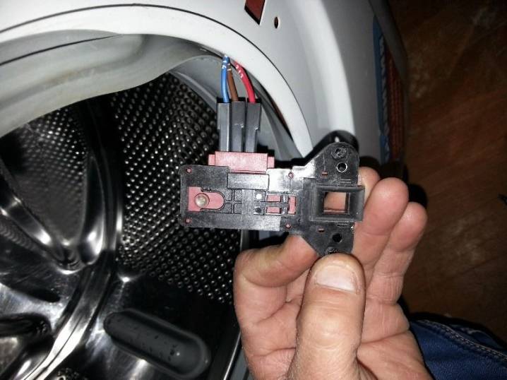 Pourquoi la machine à laver ne s'allume pas: causes de panne + instructions de réparation