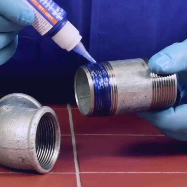 Procédés de raccordement de conduites de gaz et procédés de scellement de joints