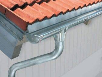 Systèmes de drainage de toiture : types de systèmes existants et leur disposition + étapes de calcul et d'installation