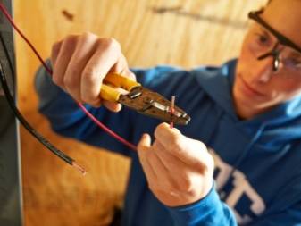 Lampes LED linéaires: caractéristiques, types + nuances de montage des lampes linéaires