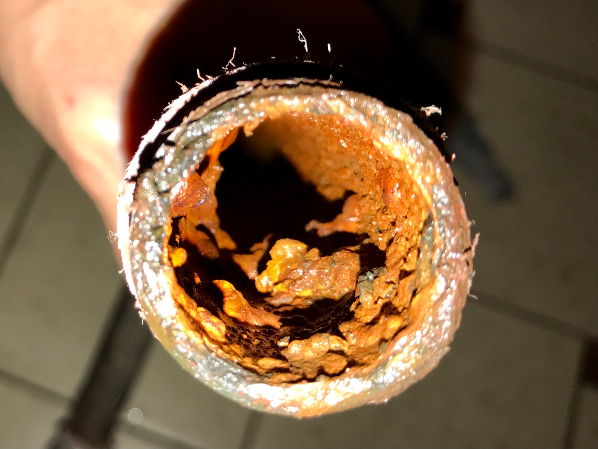 Réparation d'un tuyau d'égout sans démontage : tuyaux en plastique