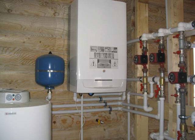 Raccordement d'une chaudière à gaz à double circuit au système de chauffage: exigences et normes + étapes d'installation