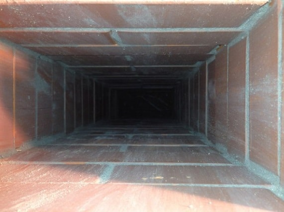 Comment faire une cheminée dans une maison privée de vos propres mains: options de conception et leur mise en œuvre