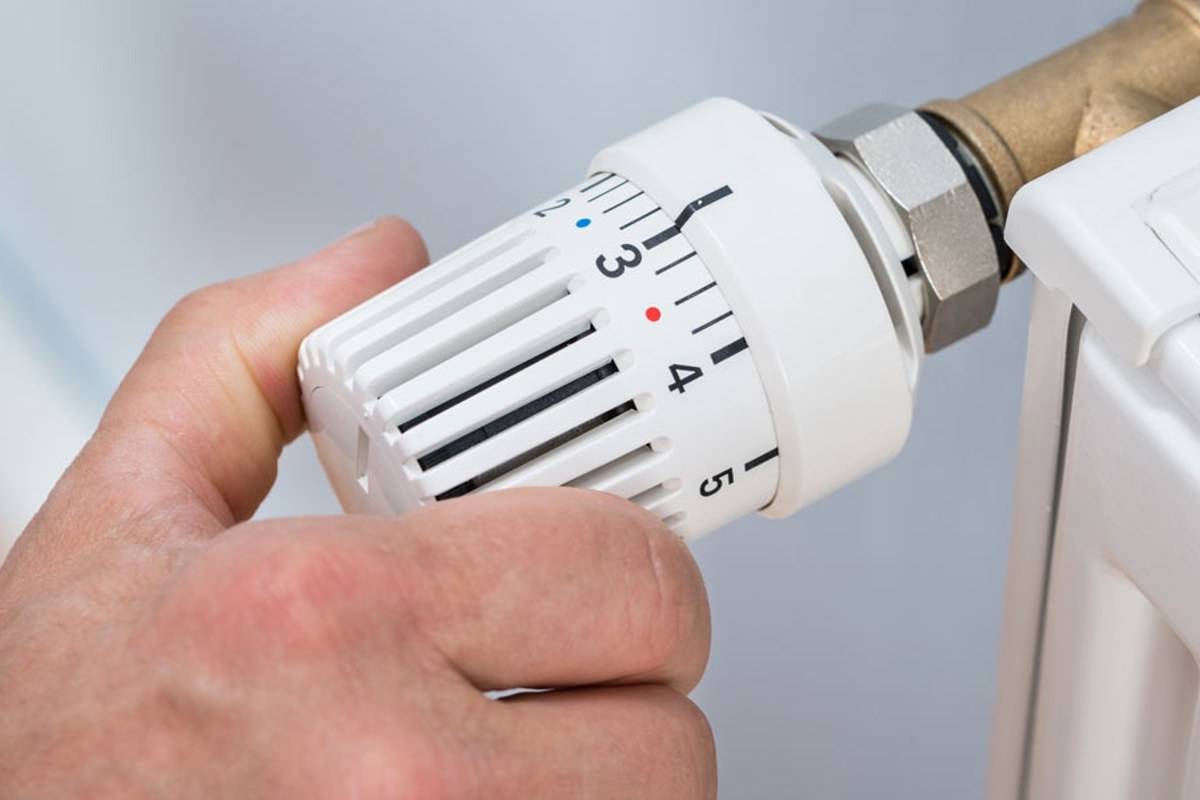 Thermostat pour batterie de chauffage: variétés, installation et configuration