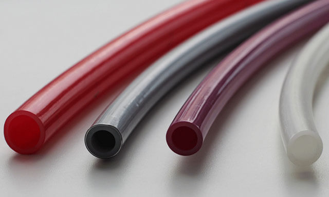 5 inconvénients graves des tuyaux en plastique pour l'approvisionnement en eau et le chauffage