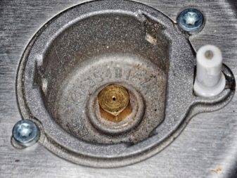 Remplacement des jets dans la cuisinière à gaz Hephaestus : un guide détaillé pour remplacer les buses