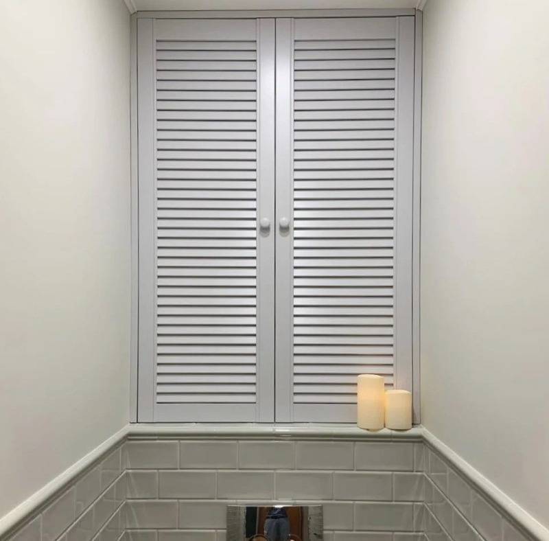 Comment cacher les tuyaux dans la salle de bain: un aperçu des meilleures façons de masquer le pipeline