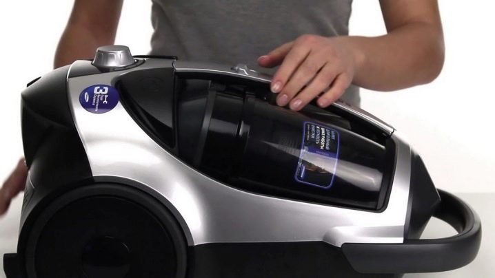 Test de l'aspirateur Samsung SW17H9071H avec aquafiltre : un triple coup à la pollution