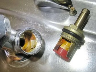 Changer le robinet de la salle de bain