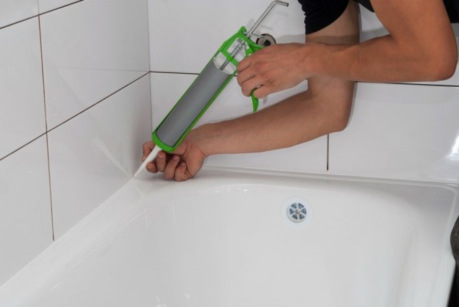 Sceller les joints entre la salle de bain et le carrelage : instructions étape par étape pour sceller les joints dans la salle de bain