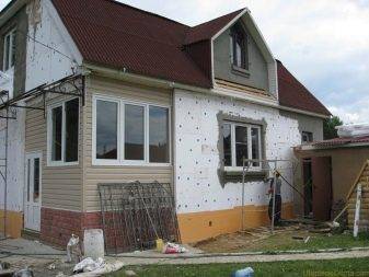 Types et choix d'isolation pour les murs de la maison à l'extérieur