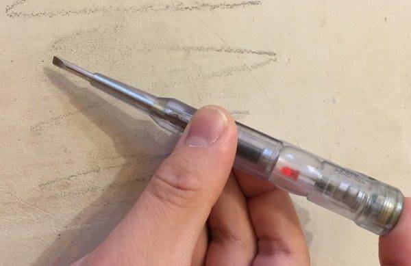 Détecteur de câblage caché à faire soi-même