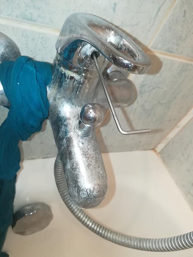 Comment installer un robinet dans la salle de bain au mur de vos propres mains: instructions étape par étape, conseils pour choisir un robinet