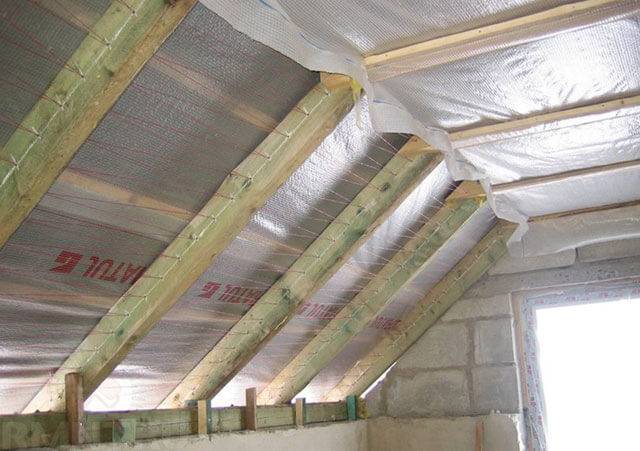 Réchauffer le grenier de l'intérieur de vos propres mains