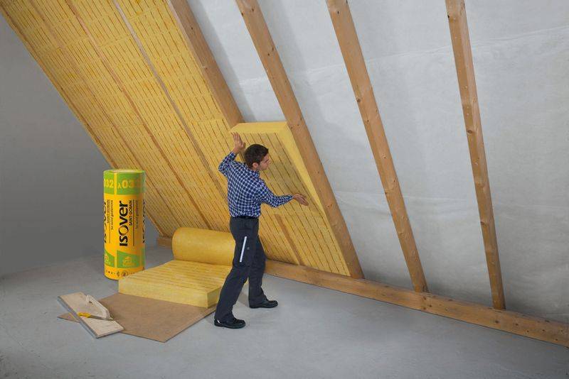 Nous réalisons l'isolation du grenier de l'intérieur de nos propres mains