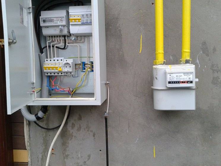 Comment faire une boucle de terre dans une maison privée de vos propres mains: schémas de mise à la terre et instructions d'installation