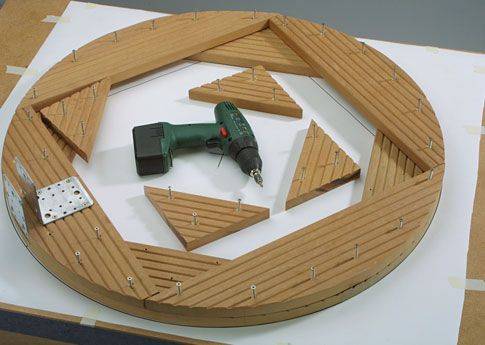 Construction d'une cabine de douche en bois pour une résidence d'été: instructions pas à pas tirées de l'expérience personnelle