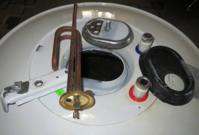 Comment remplacer l'élément chauffant d'un chauffe-eau Ariston - instructions. presse!