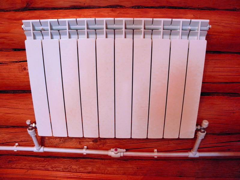 Installation de radiateurs dans une maison privée: comment installer des radiateurs, une installation et un emplacement appropriés