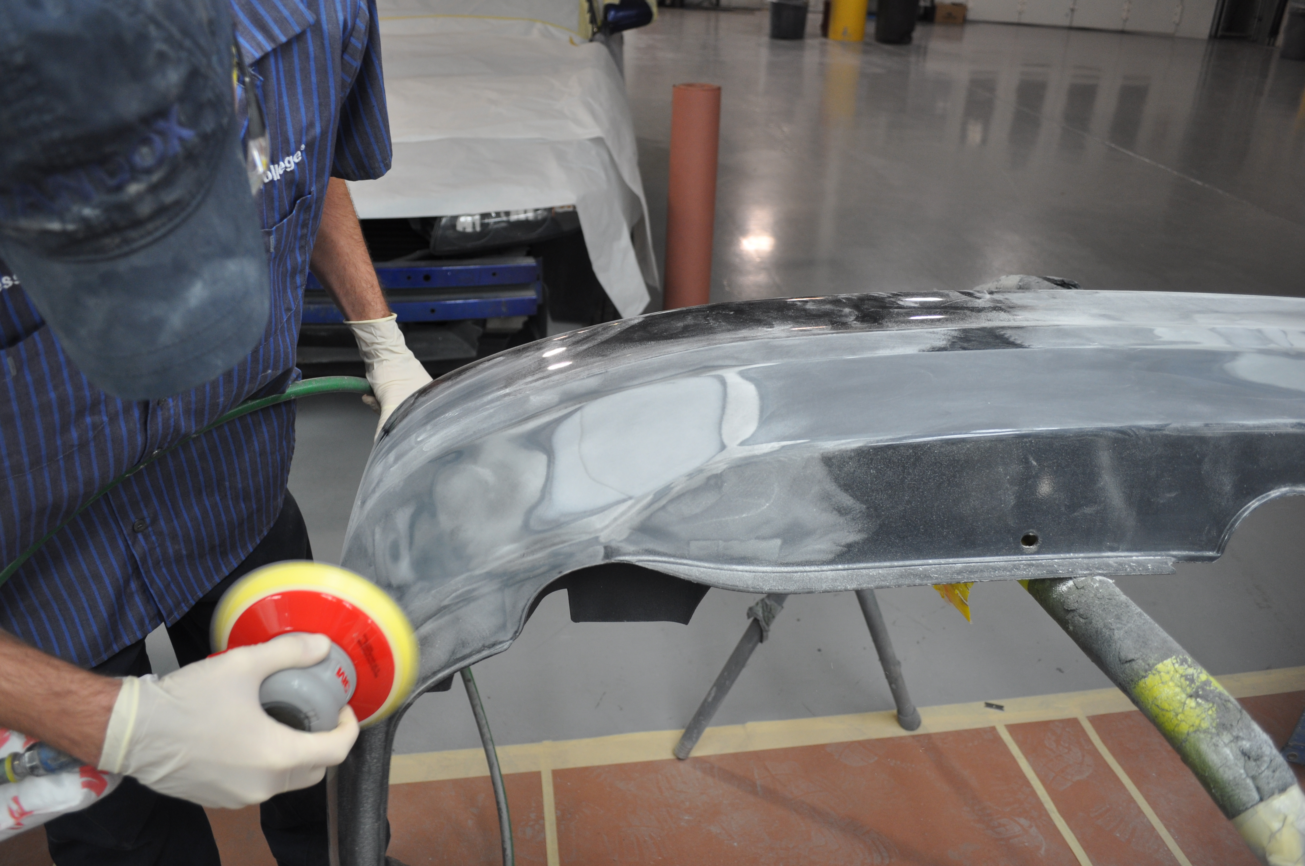 Ponçage en carrosserie