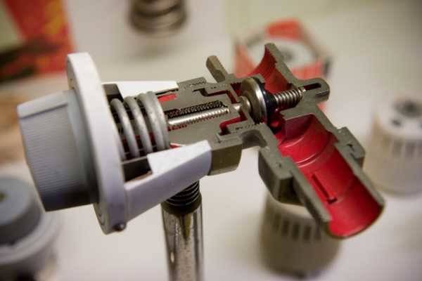 Comment connecter un thermostat pour chauffer des batteries et le configurer correctement