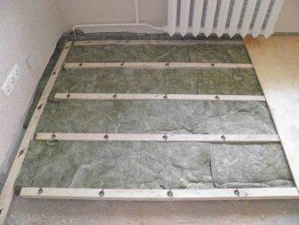 Isolation du sol le long des rondins: matériaux d'isolation thermique + schémas d'isolation