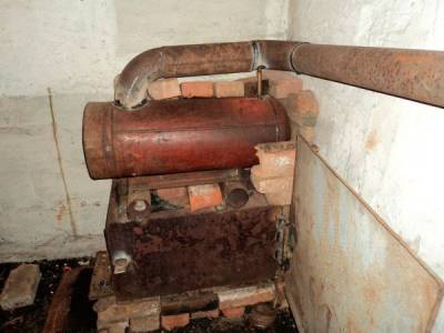 Nous fabriquons un appareil de chauffage fait maison pour le garage en fibre de verre et en fil de nichrome