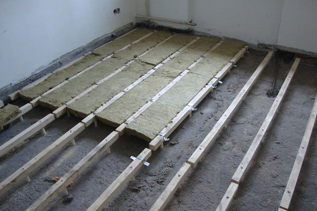 7 façons de niveler le sol sans couler la chape