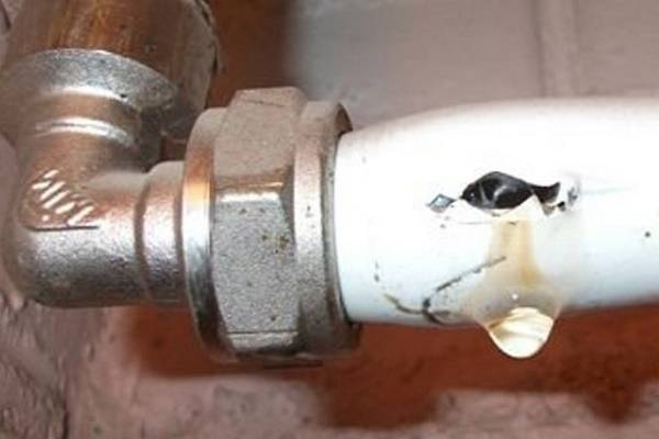 Coup de bélier dans le tuyau et protection contre celui-ci