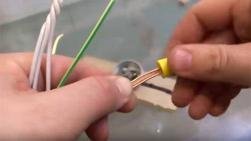 Borniers auto-serrants : types et étendue + recommandations pour les clients