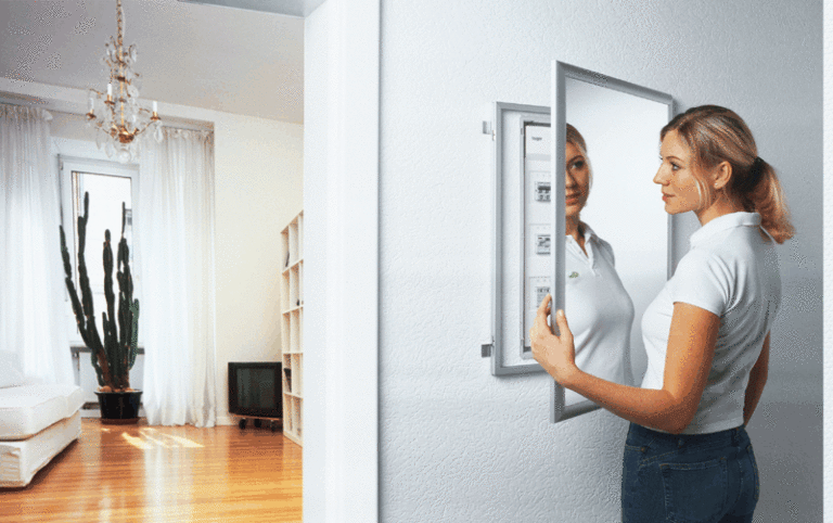 On masque le bouclier dans le couloir : comment se cacher sans déranger l'intérieur