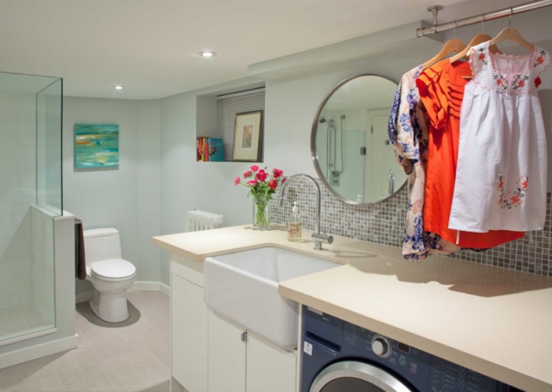 Machine à laver dans une petite salle de bain sous l'évier: caractéristiques et classement des meilleurs fabricants