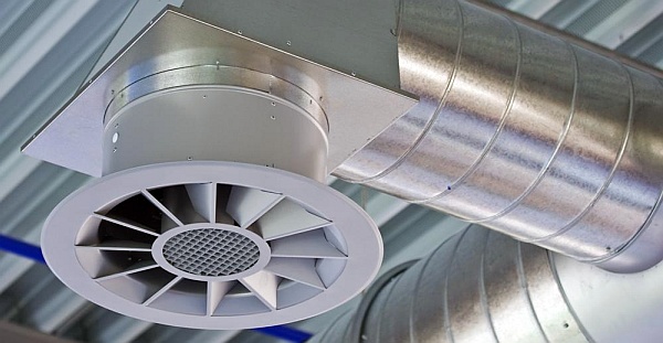 Connexion d'un ventilateur d'extraction dans une toilette