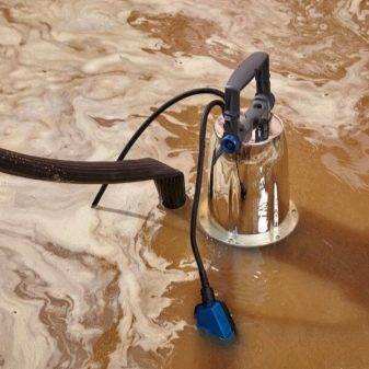 Un bon exemple de pompe de puisard en action